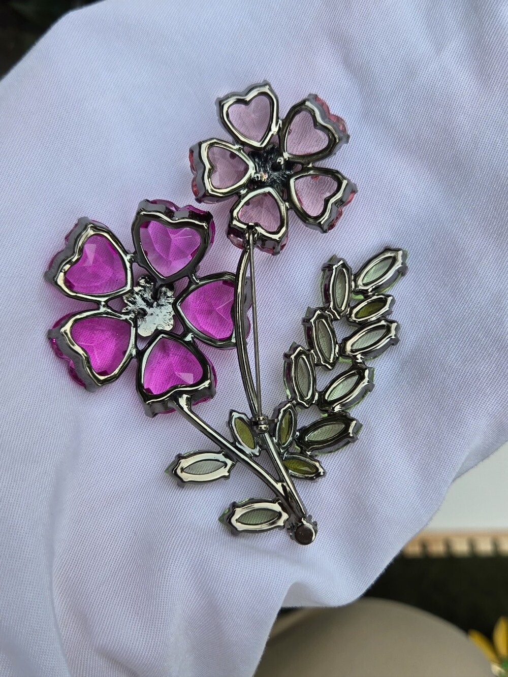 Avon Huge  Vintage  Pink and Purple Green Crystal Brooche - Picture 5 of 16
